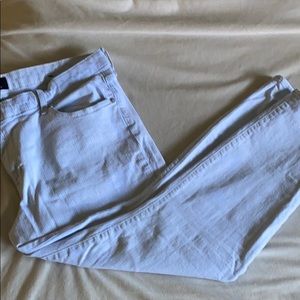 Gap Denim- legging in a light white/blue wash